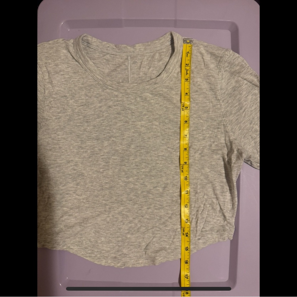 Lululemon Hold Tight Cropped T-Shirt in Heathered Core Ultra Light Grey, Size 8 - Picture 5 of 5